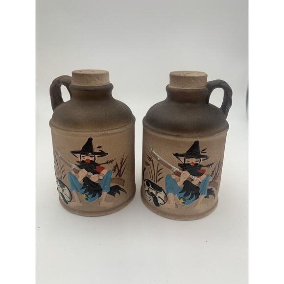 Vintage Nasco Japan Moonshine Jug Hillbilly/ Sleeping Dog Salt & Pepper Shakers - Picture 1 of 10